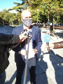 Sordo, en declaracioens a los periodistas antes del homenaje a Santiago Bengoa