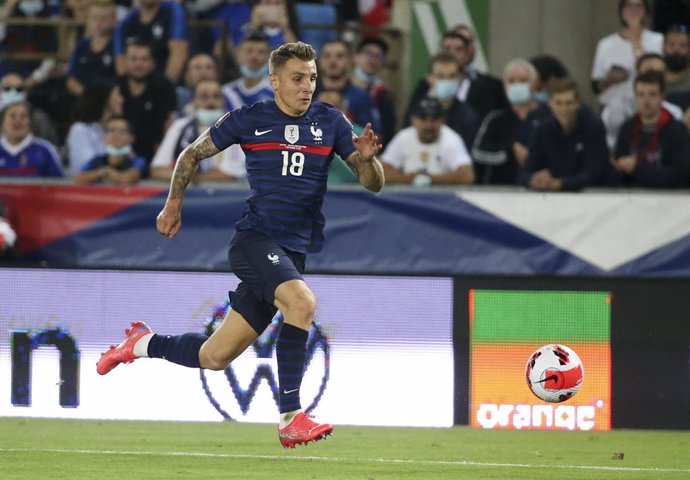 Archivo - Lucas Digne of France during the FIFA World Cup Qatar 2022, Qualifiers, Group D football match between France and Bosnia and Herzegovina on September 1, 2021 at Stade de La Meinau in Strasbourg, France - Photo Jean Catuffe / DPPI