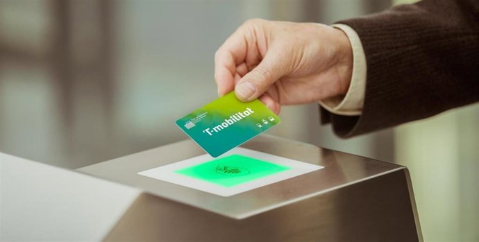 Archivo - La T-Mobilitat en una nueva fase de pruebas