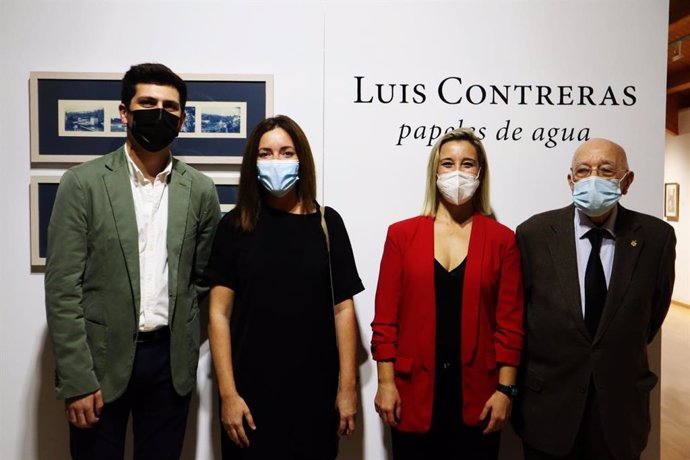 Para la alcaldesa de Alcalá de Guadaíra, Ana Isabel Jiménez esta es una exposición de reconocimiento y de gratitud a la trayectoria y al amor que Luis Contreras sentía por la ciudad.