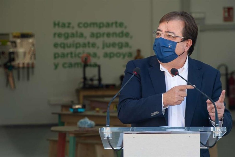 El presidente de la Junta de Extremadura, Guillermo Fernández Vara, en la inauguración del Circular FAB de Arroyo de la Luz