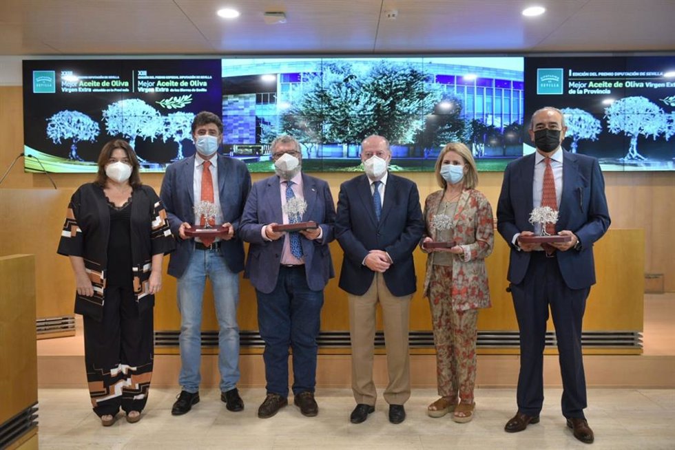 Entrega de los premios a los mejores aceites de oliva virgen extra de la Diputación de Sevilla.