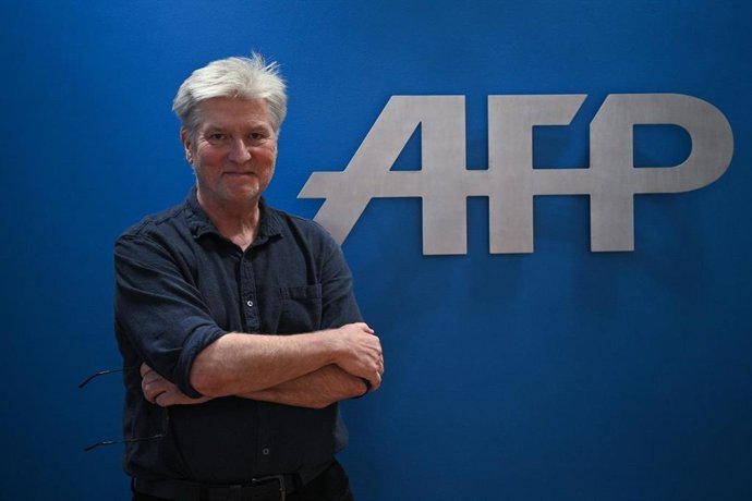 El periodista Marlowe Hood recibe el Premio Biophilia de la Fundación BBVA