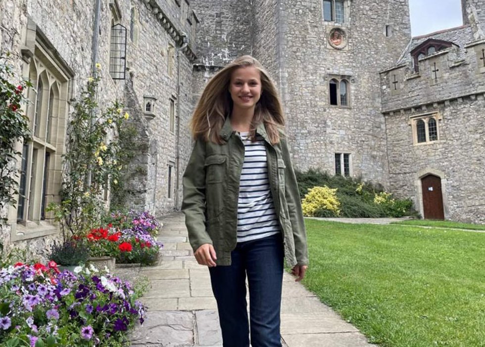 Archivo - La Princesa Leonor en los jardines del UWC Atlantic College, en Gales, donde está estudiando el bachillerato