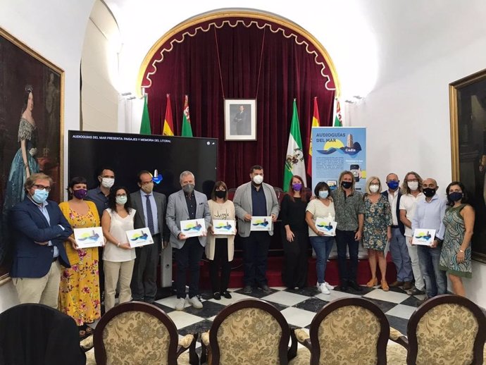 Presentación del proyecto 'Audioguía del patrimonio cultural, marítimo y pesquero de Cádiz'.