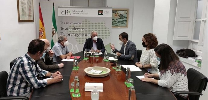 El Defensor del Pueblo andaluz, en la reunión con Toni Valero.