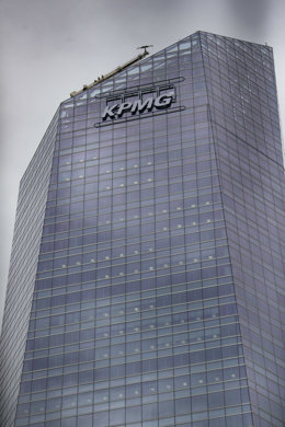 Archivo - Sede de Fundación KPMG en España situada en la Torre de Cristal, en Madrid (España), a 22 de febrero de 2021. El consejo de administración de Almirall someterá al visto bueno de la junta general de accionistas, prevista para el próximo 7 de ma