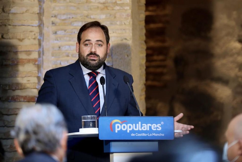 Archivo - El presidente del PP Paco Nuñez en desayuno con los medios
