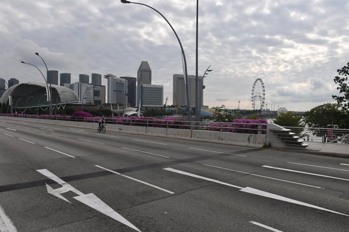 Archivo - 11 April 2020, Singapore: Streets of Singapore are seen empty amid a nationwide lockdown aiming to curb the spread of Coronavirus (Covid-19). Photo: Gilles Aygalenq/Le Pictorium Agency via ZUMA/dpa