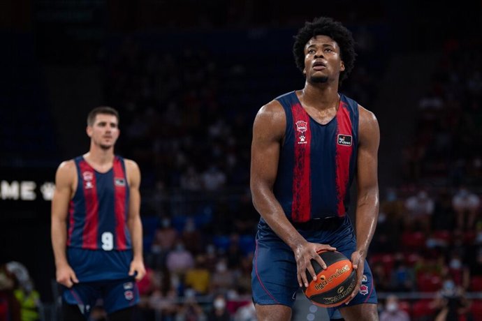 El jugador de Baskonia Steven Enoch