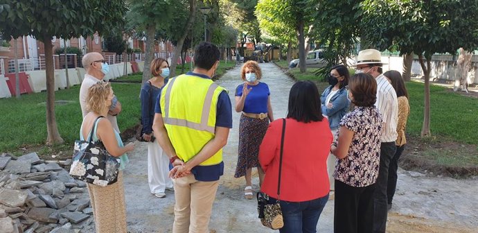 El Ayuntamiento de Sevilla inicia las obras de reurbanización completa de la calle Reina Victoria, de Sevilla Este.