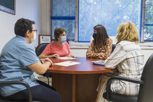 Carmen Belén López en la reunión con Adoratrices y Oblatas