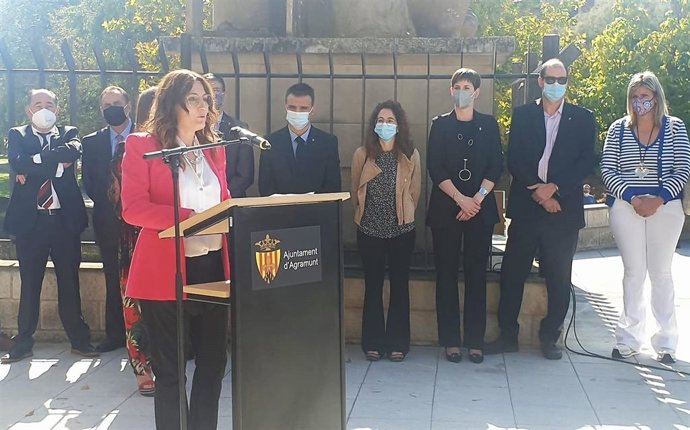 La consellera de la Presidencia de la Generalitat, Laura Vilagr, en la XXXII Fira del Torró i la Xocolata a la Pedra de Agramunt (Lleida)