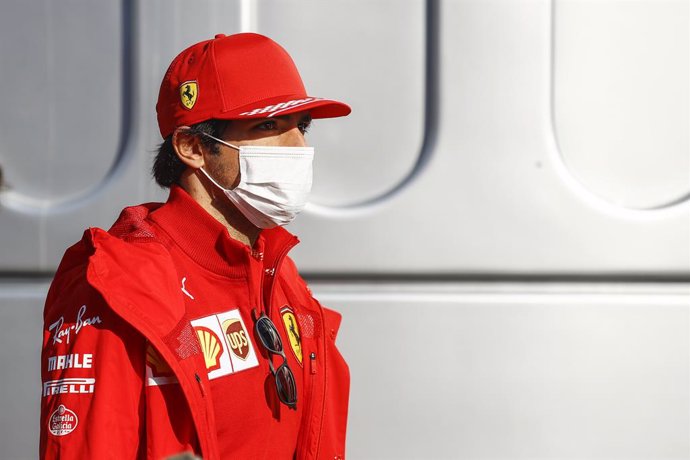 SAINZ Carlos (spa), Scuderia Ferrari SF21, portrait during the Formula 1 Rolex Turkish Grand Prix 2021, 16th round of the 2021 FIA Formula One World Championship from October 8 to 10, 2021 on the Istanbul Park, in Tuzla, Turkey - Photo Xavi Bonilla / DP