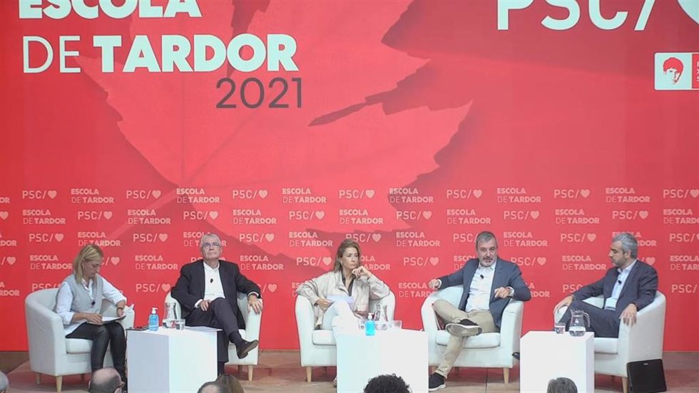 Ministra de Transportes, Raquel Sánchez; presidentes de Renfe y Aena, Isaías Táboas y Maurici Lucena; primer teniente de alcalde de Barcelona, Jaume Collboni, y alcaldesa de Badia del Valls, Eva Menor