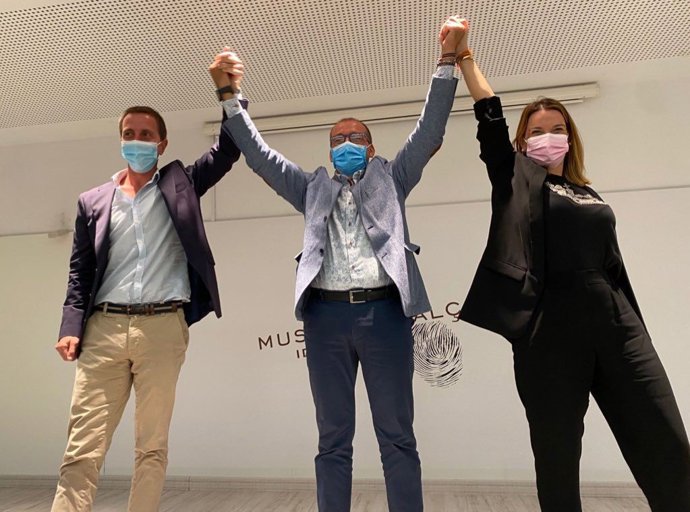 (I-D) El Presidente Del PP De Mallorca, Lloren Galmés; El Presidente Del PP De Inca, Pedro Mas, Y La Presidenta Del PP Balear, Marga Prohens.