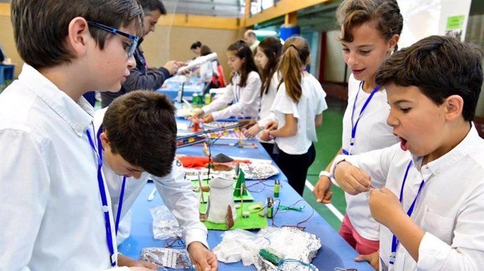 Archivo - Imagen de archivo de un proyecto de formación en competencias Steam