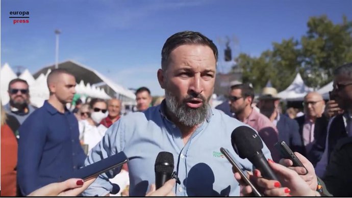 El presidente de Vox, Santiago Abascal, visita Vive 21