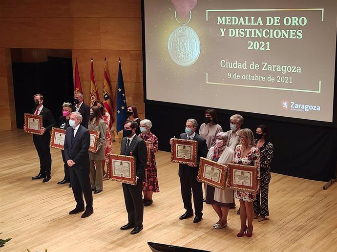 Acto de entrega de Medalla de Oro y títulos de Hijos Predilectos de Zaragoza, en el Auditorio.