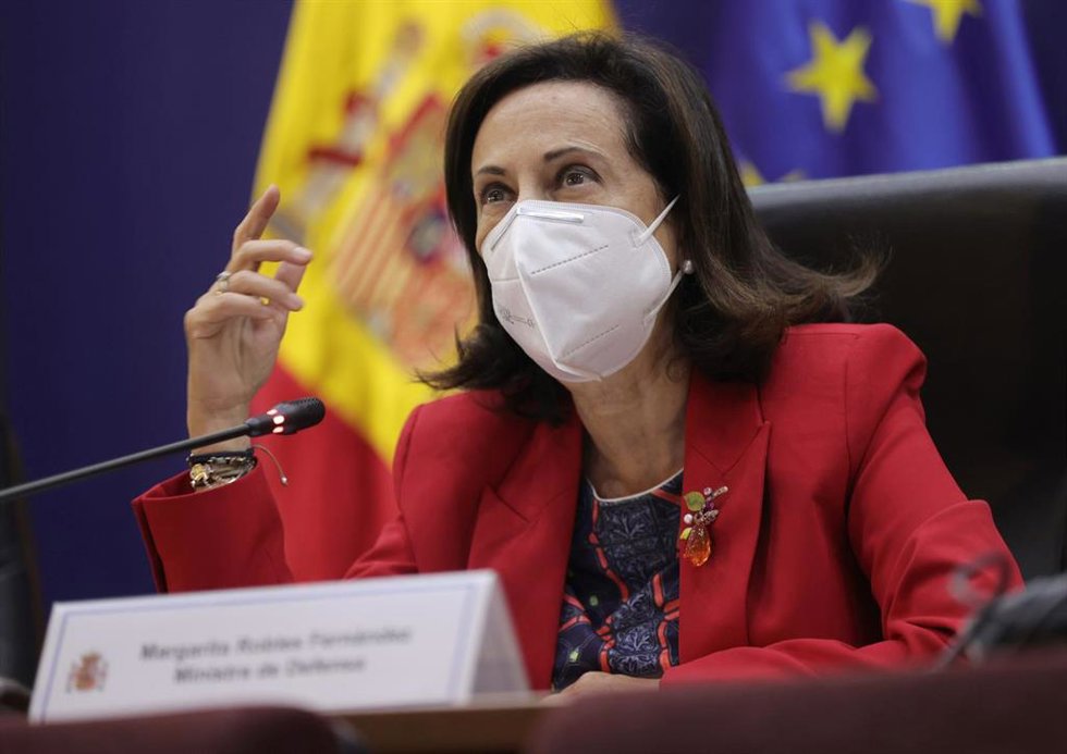 La ministra de Defensa, Margarita Robles, durante una videoconferencia con la Unidad Militar de Emergencias (UME)