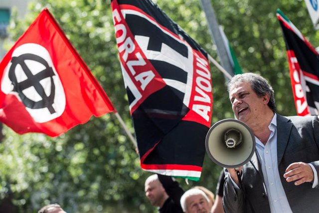 Archivo - Protesta de Fuerza Nueva en Roma 