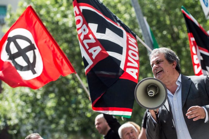 Archivo - 25 April 2019, Italy, Rome: Roberto Fiore, Leader of the Italian far right movement Forza Nuova, speaks during a protest demanding the release of the movement activists Giuliano Castellino and Vincenzo Nardulli, and against an anti-fascism ral