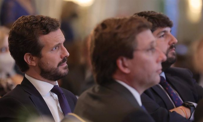 El presidente del PP, Pablo Casado, participa en un desayuno del Fórum Europa, organizado por Nueva Economía Fórum, en el Hotel Mandarin Oriental Ritz, a 7 de octubre de 2021, en Madrid (España).