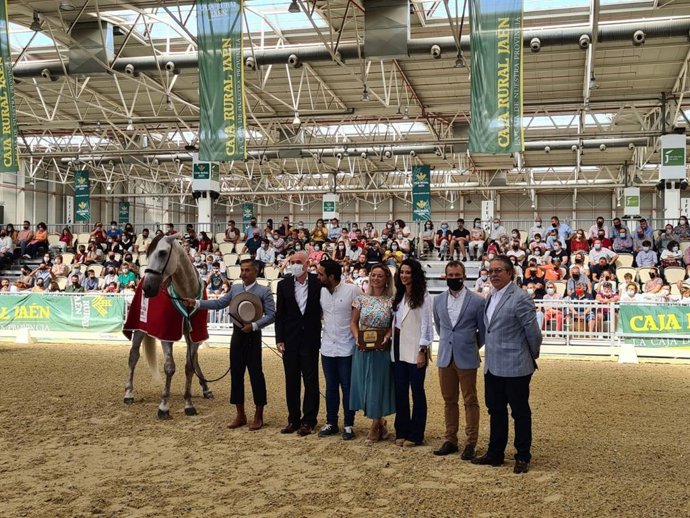 El alcalde de Jaén, Julio Millán, ha participado en la ceremonia ha participado en la ceremonia de entrega de premios del XXXI Campeonato de Andalucía de Caballos de Pura Raza Española