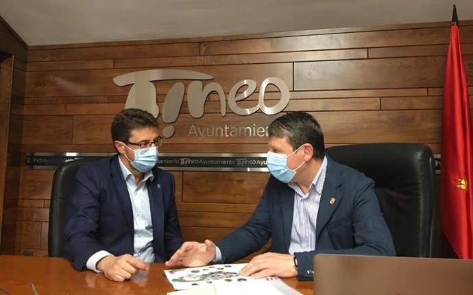 El consejero de Industria en Tineo.