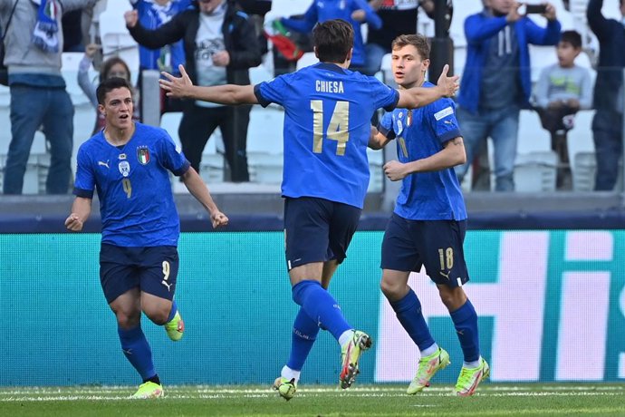 10 October 2021, Italy, Turin: Italy's Nicolo Barella celebrates scoring his side's first goal with teammates during the UEFANations League third-place soccer match between Italy and Belgium. Photo: Dirk Waem/BELGA/dpa