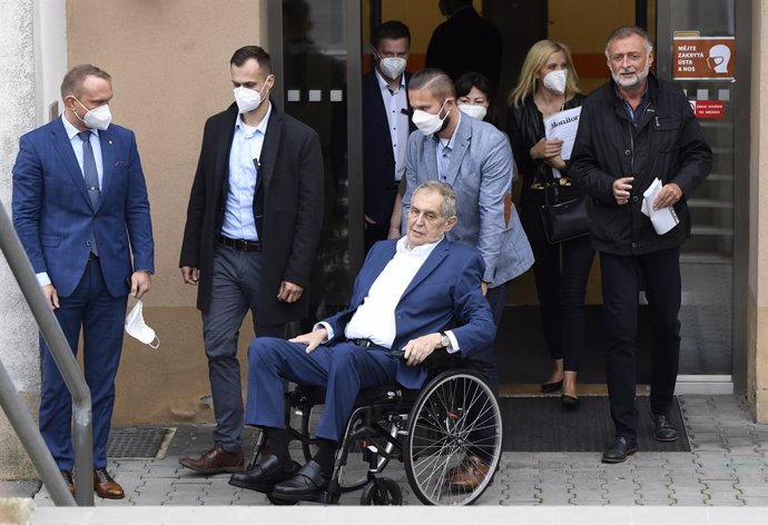 El president de República Txeca, Milos Zeman, després de rebre l'alta en un hospital militar de Praga