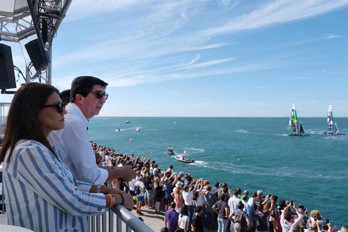 El vicepresidente de la Junta de Andalucía, Juan Marín, asiste a la última jornada de la Sail GP en Cádiz.