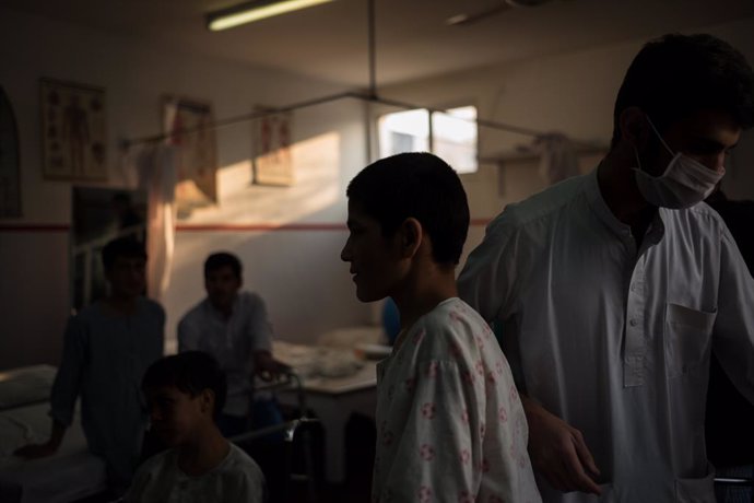 Archivo - Pacientes y médicos en un hospital de la capital de Afganistán, Kabul