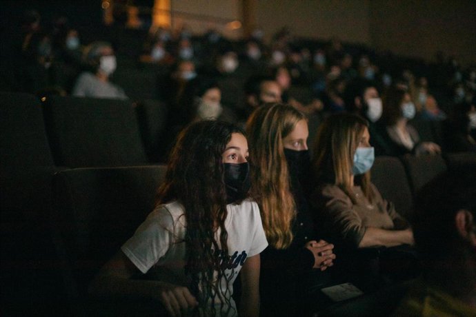 Archivo - Público en una proyección de Quartmetratges