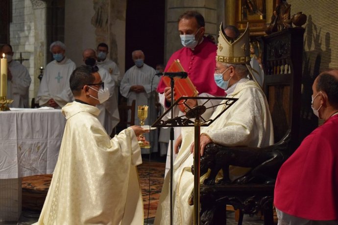 La Catedral de Tarazona acoge la ordenación de sacerdote de Alberto Seminario Quinteros.