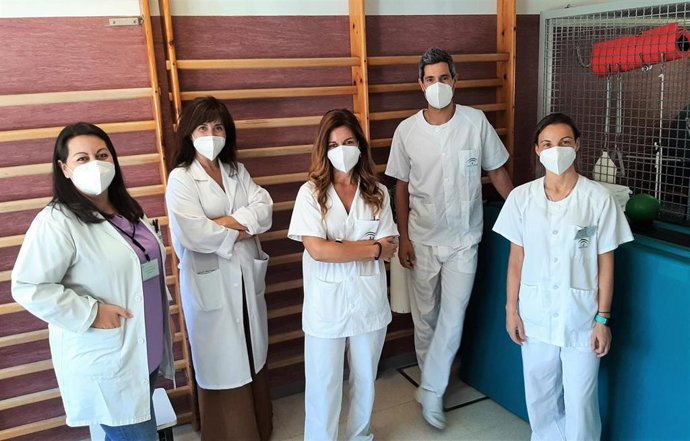 Equipo del hospital Infanta Elena que ha elaborado el material.