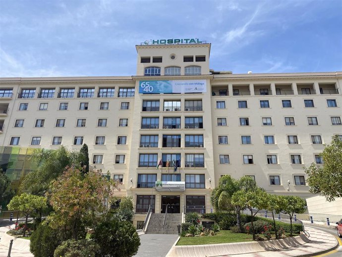 Archivo - Fachada del Hospital Regional de Málaga