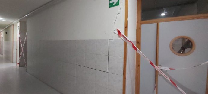 Estado de uno de los centros escolares de la provincia de Sevilla sobre los que alerta el sindicato Ustea.