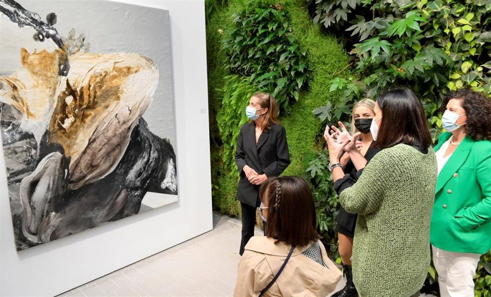 Inauguración de la exposición de Irene Pérez en Tabacalera