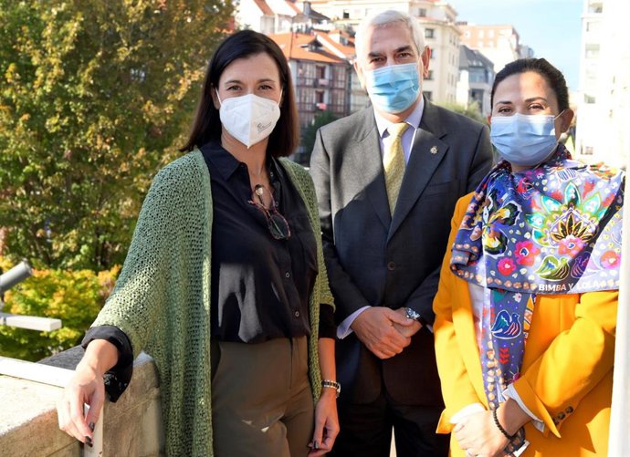 Presentación de la exposición de la Real Fábrica de Tapices