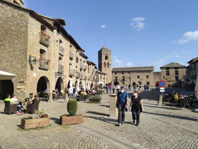Archivo - Aínsa supera el 70 por ciento de ocupación turística a pesar de ser una Semana Santa "atípica".