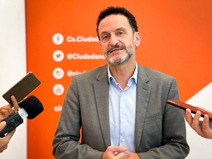 El vicesecretario general de Ciudadanos (Cs), Edmundo Bal, durante unas declaraciones a los medios en la sede nacional del partido.
