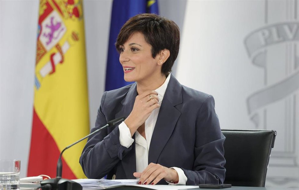 La ministra Portavoz, Isabel Rodríguez, comparece en una rueda de prensa tras la reunión del Consejo de Ministros celebrado en Moncloa, a 11 de octubre de 2021, en Madrid