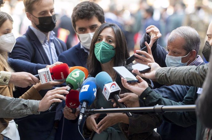 La delegada del Gobierno en la Comunidad de Madrid, Mercedes González, ofrece declaraciones a los medios de comunicación durante los actos de celebración de la Patrona de la Guardia Civil