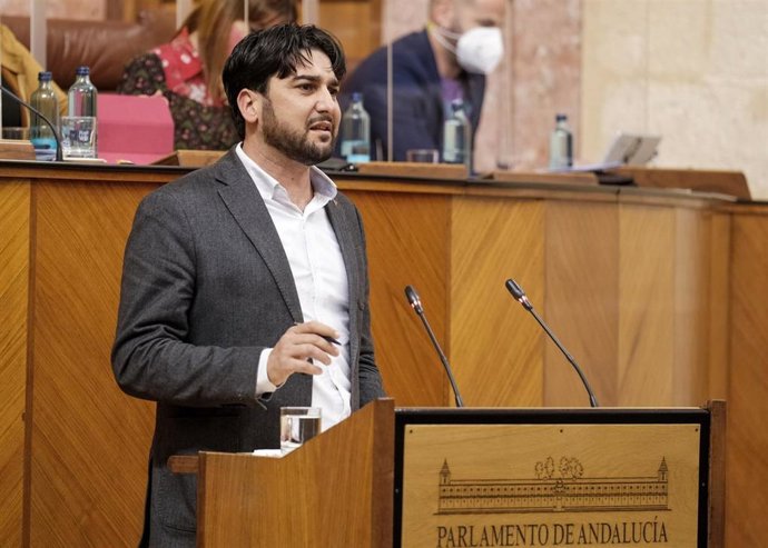 Archivo - El diputado de Unidas Podemos (UP) por la provincia de Sevilla Ismael Sánchez.