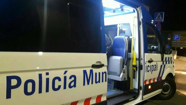 Archivo - Equipo de atestados de la Policía Municipal de Valladolid.