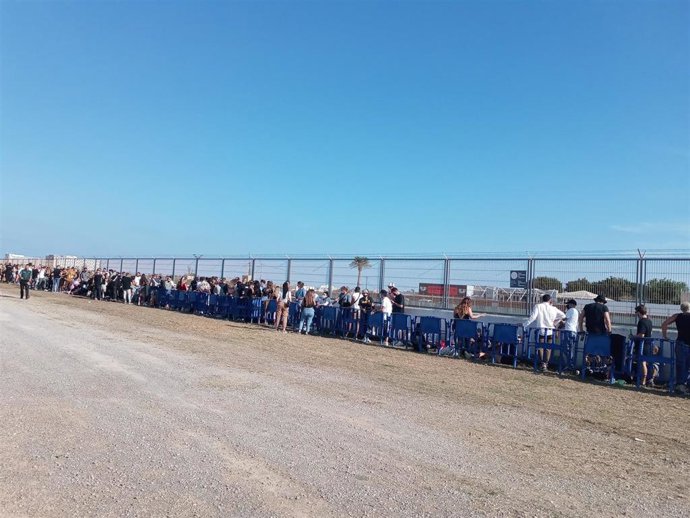 Cola para entrar en la discoteca, este lunes.