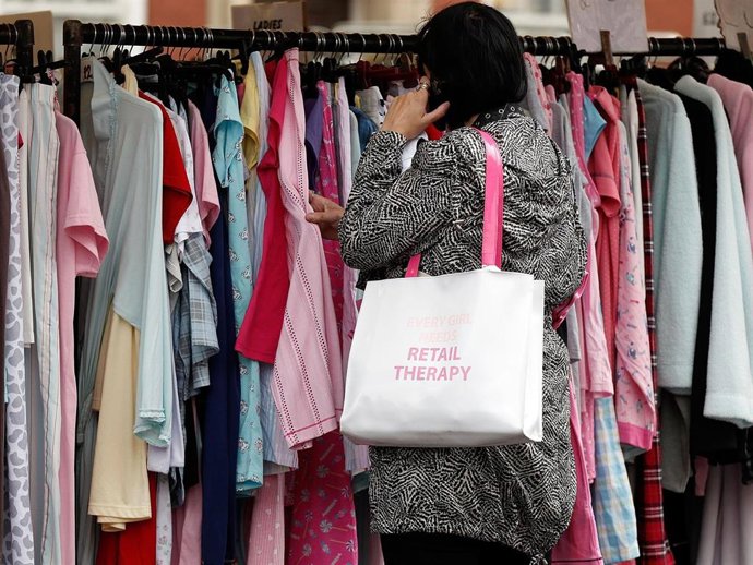 Archivo - Con la bajada de las temperaturas toca hacer el temido cambio de armario