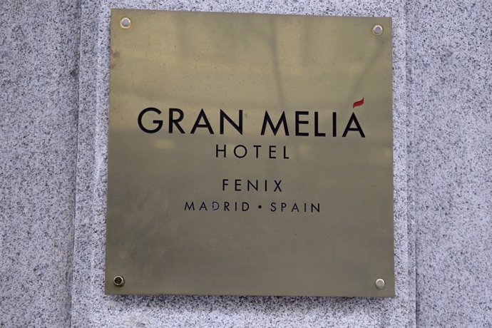 Archivo - Cartel de uno de los hoteles de la cadena Meliá Hotels ubicado en Madrid.