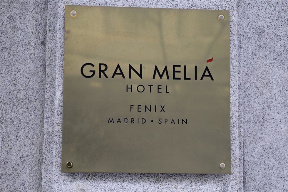 Archivo - Cartel de uno de los hoteles de la cadena Meliá Hotels ubicado en Madrid.